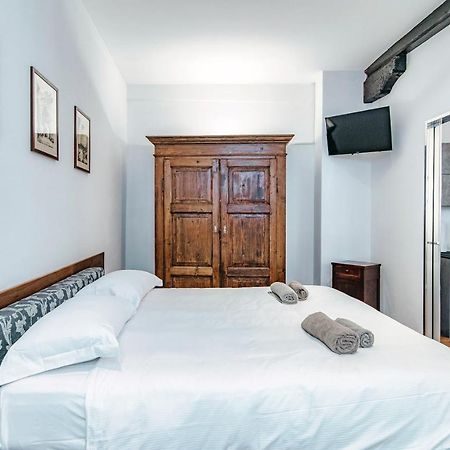 Suite Lo Storico - The House Of Travelers Como Exteriör bild