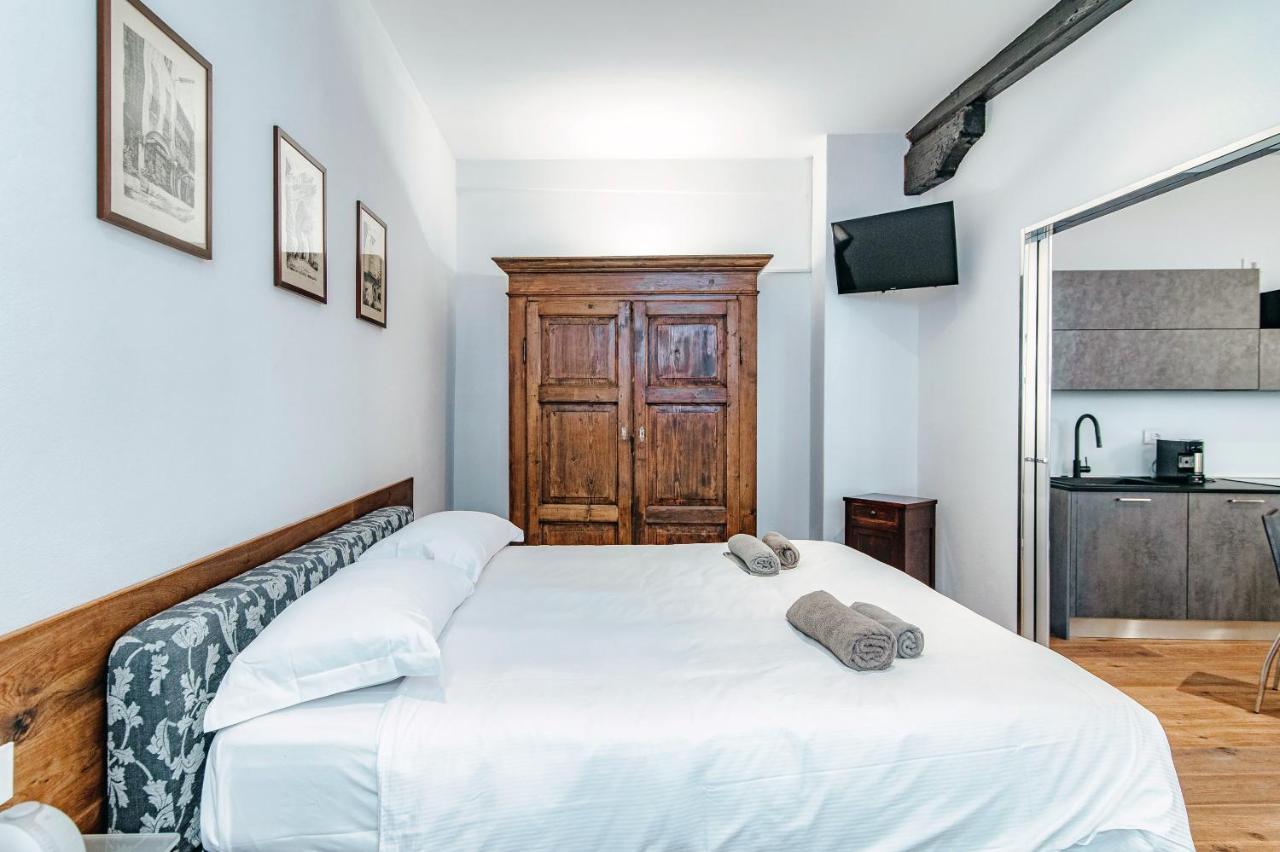 Suite Lo Storico - The House Of Travelers Como Exteriör bild