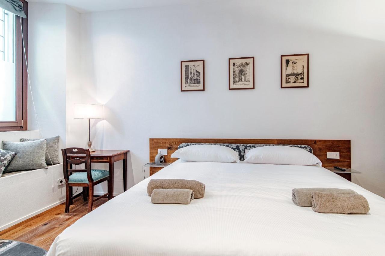Suite Lo Storico - The House Of Travelers Como Exteriör bild