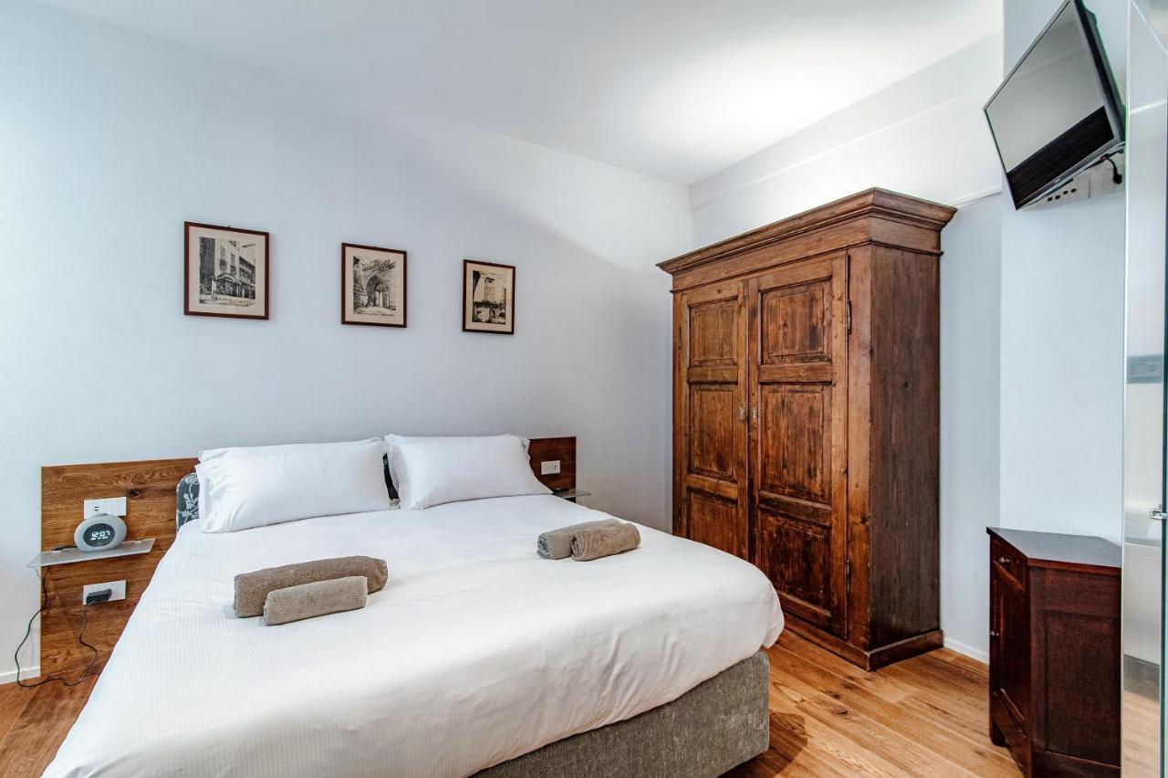 Suite Lo Storico - The House Of Travelers Como Exteriör bild