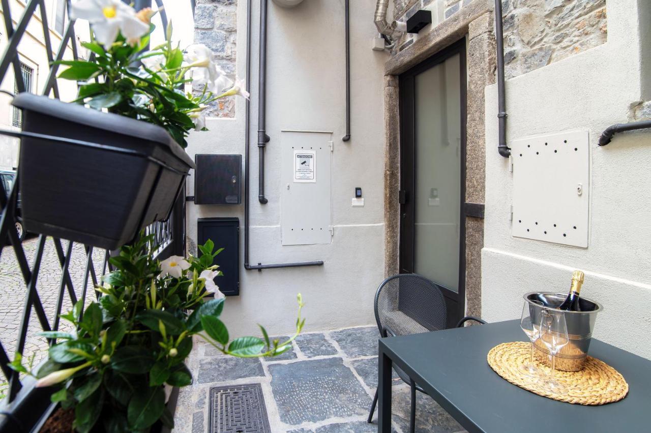 Suite Lo Storico - The House Of Travelers Como Exteriör bild